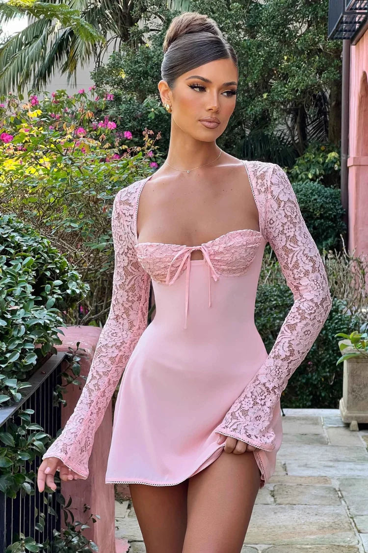 Vestido Curto com Manga de Renda – Modelo Amélie
