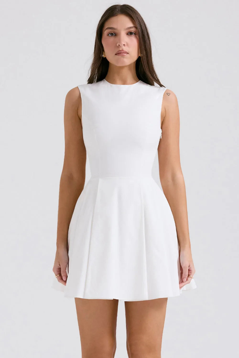 Vestido Curto Plissado de Algodão Branco Modelo Claretta