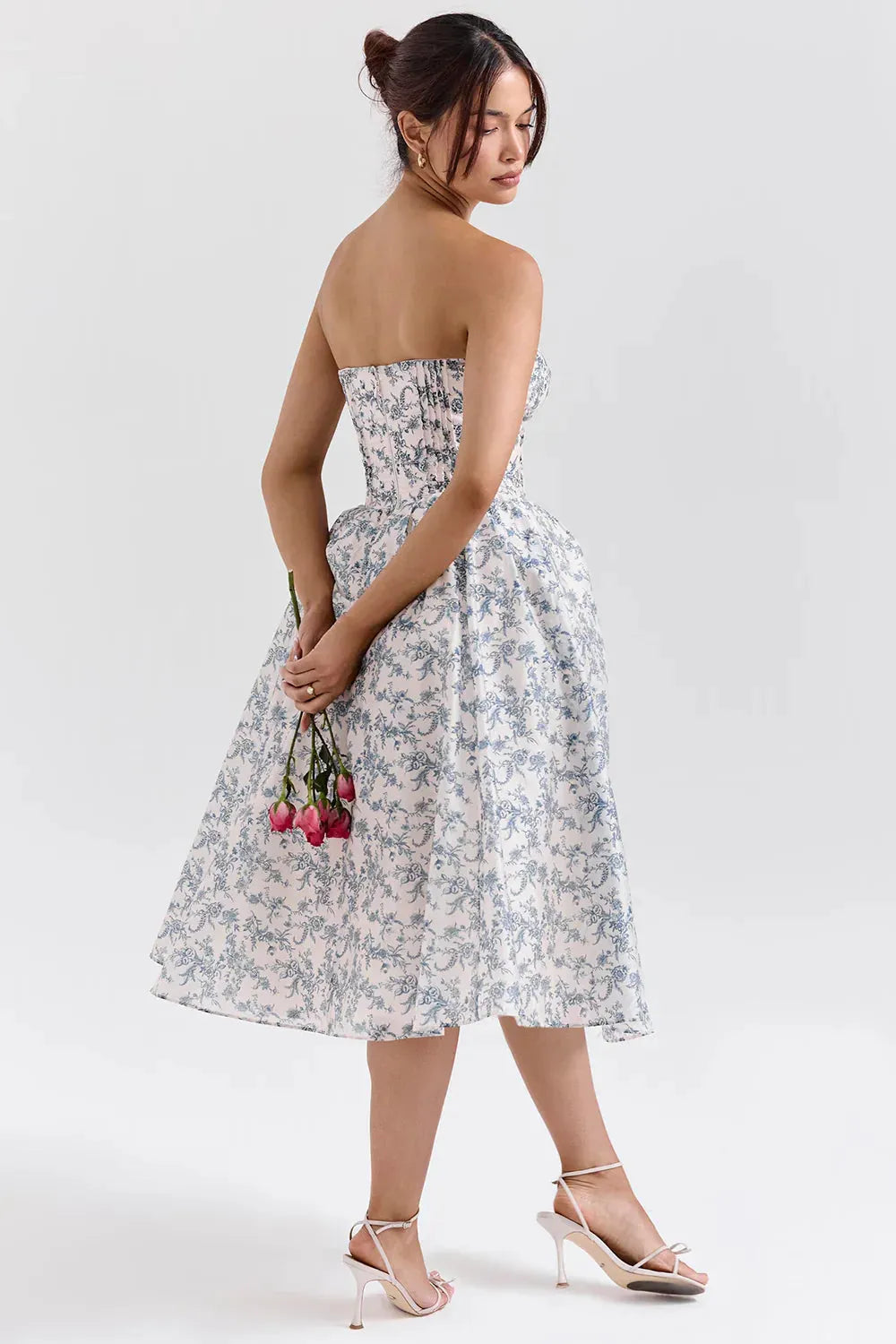 Vestido Midi Floral Modelo Estefhanie
