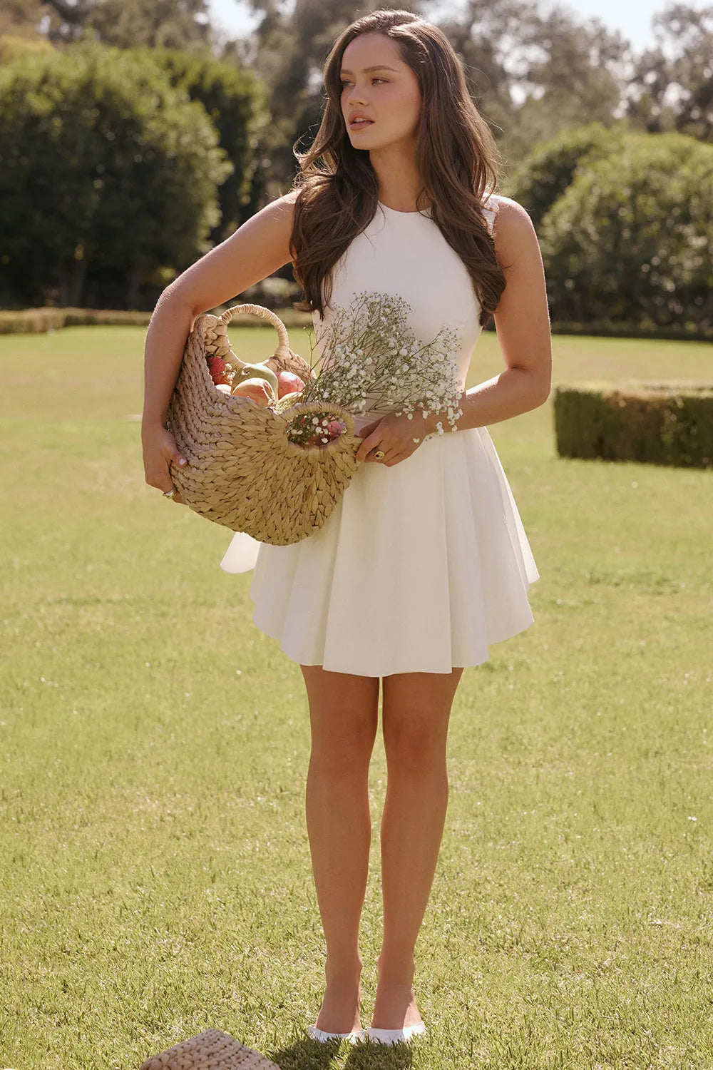 Vestido Curto Plissado de Algodão Branco Modelo Claretta