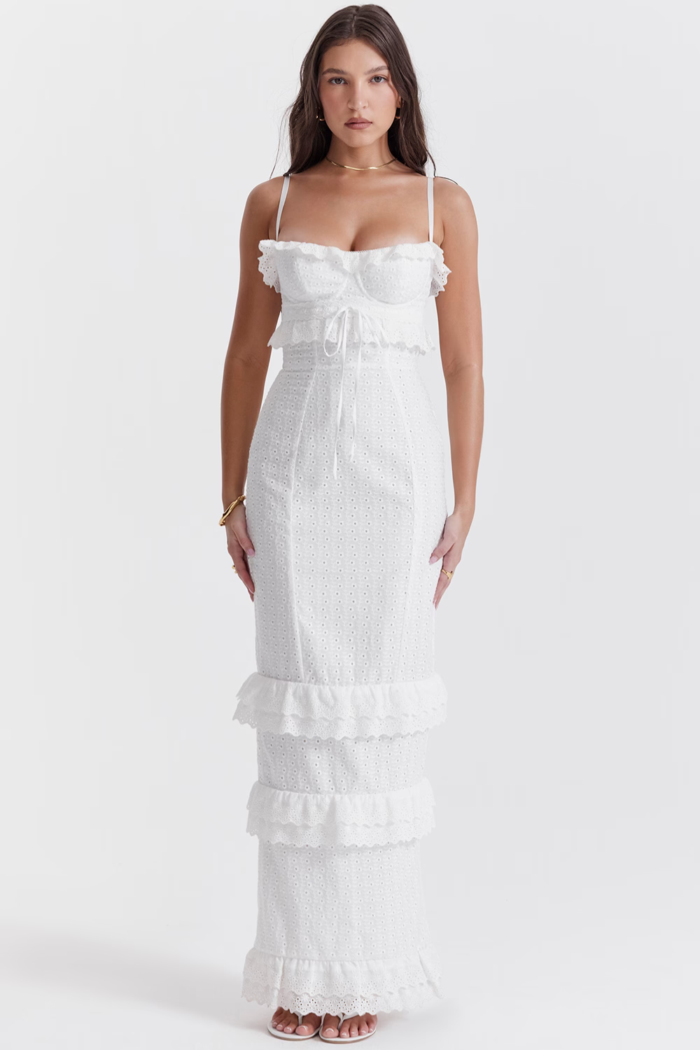 Vestido longo branco com bordado inglês