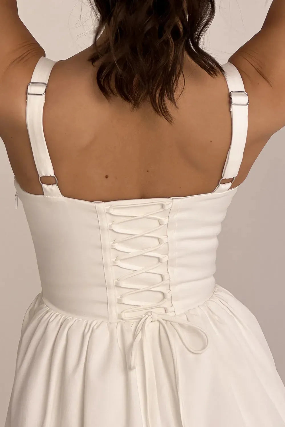 Vestido Midi Modelador Branco - Modelo Aghata