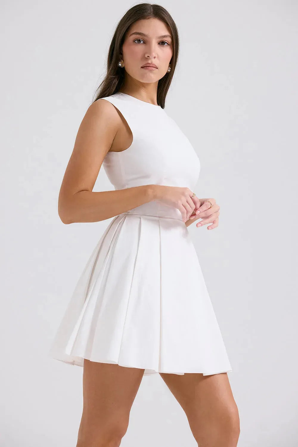 Vestido Curto Plissado de Algodão Branco Modelo Claretta