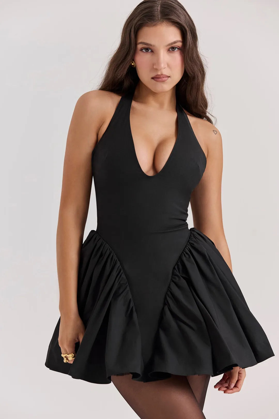 Vestido Curto Modelador Preto Com Alça Vintage Modelo Georginna