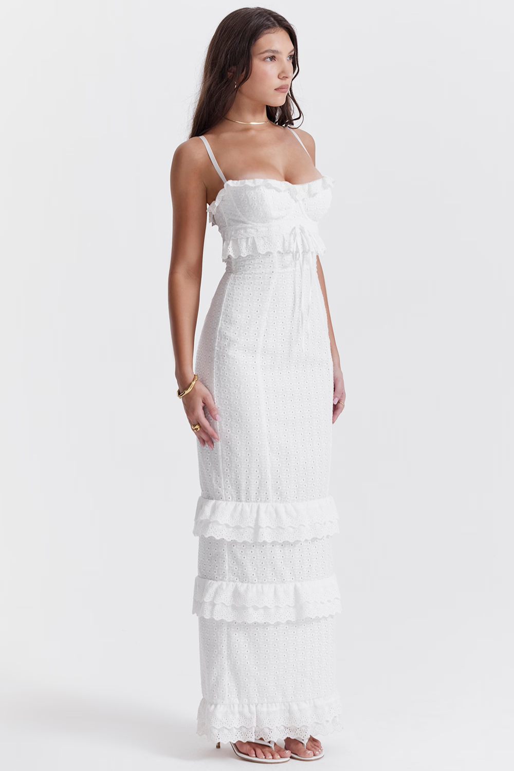 Vestido longo branco com bordado inglês