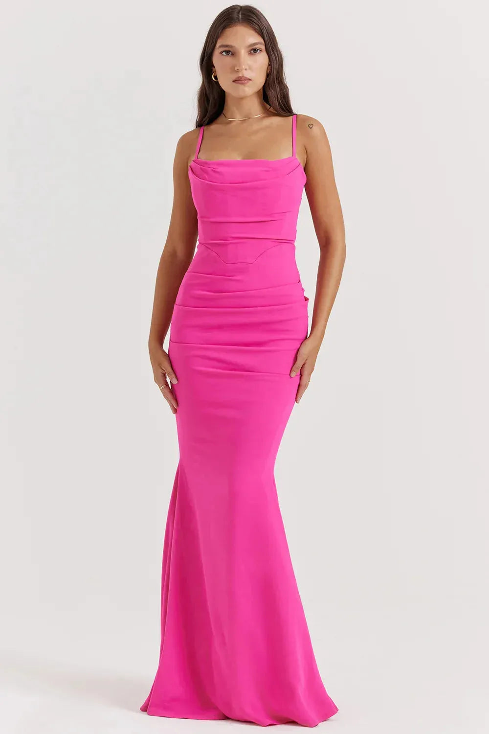 Vestido Longo Vinho Jamilly –  Versatilidade em Cada Detalhe