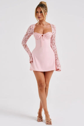 Vestido Curto com Manga de Renda – Modelo Amélie