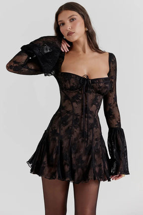 Vestido Curto de Renda – Modelo Maisa