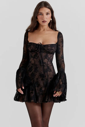 Vestido Curto de Renda – Modelo Maisa