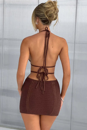 Vestido Curto com Recortes – Modelo Giovanna