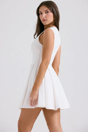 Vestido Curto Plissado de Algodão Branco Modelo Claretta